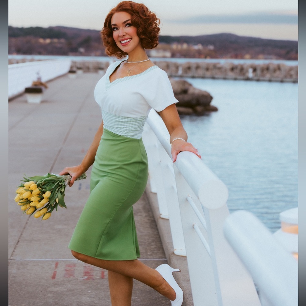 Elegant 1950s Era White and Green Wiggle Dress